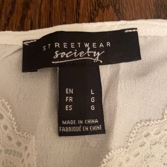 White cropped tank in size women’s large from S.W.S - Picture 2 of 3